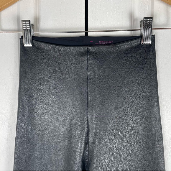 Evereve Commando 7/8 Faux Leather Leggings Womens XS Black Moto Goth Chic *Flaw* - Picture 2 of 14